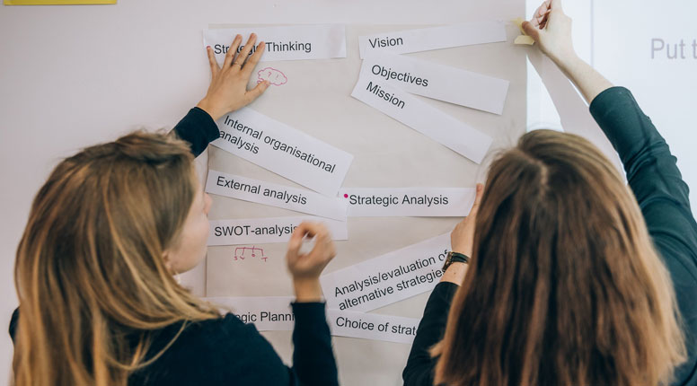 Analyzing Markets in modular studies